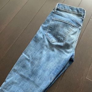 Mother faded ankle jean